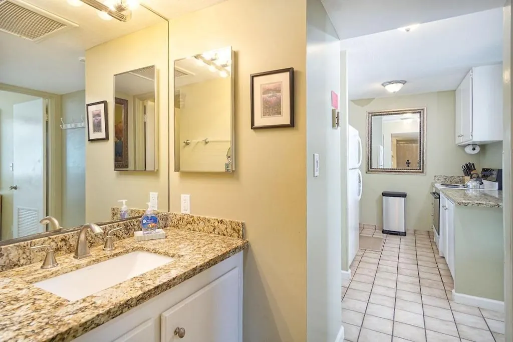 Holiday home Oceanfront Condo & Walking Distance To Beach And Town- Hale Kona Kai 207 By Casago Kona Kailua-Kona