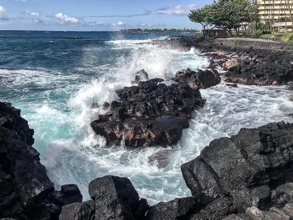 Oceanfront Condo & Walking Distance To Beach And Town- Hale Kona Kai 207 By Casago Kona 凯路亚-科纳 美国